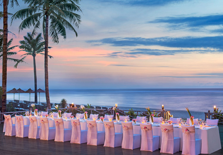 st regis nusa dua - wedding dinner beach front