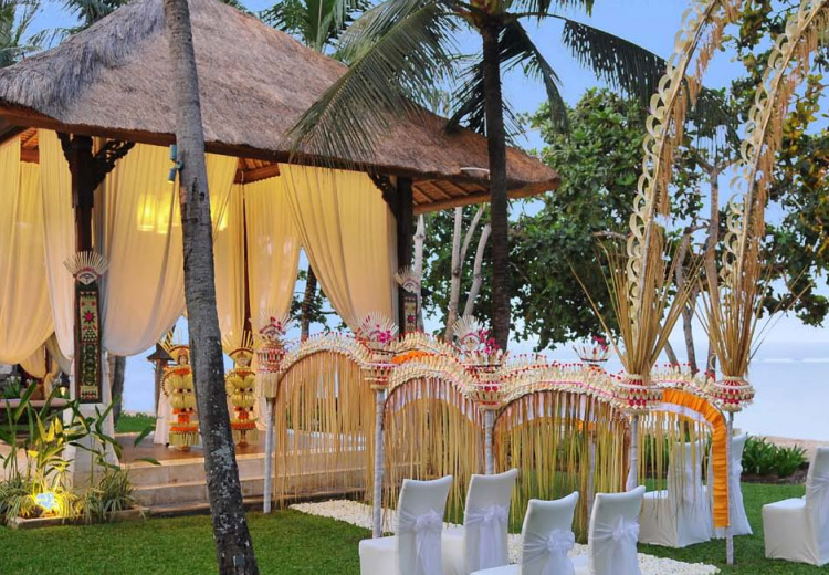 the laguna bali resort - balinese wedding decoration