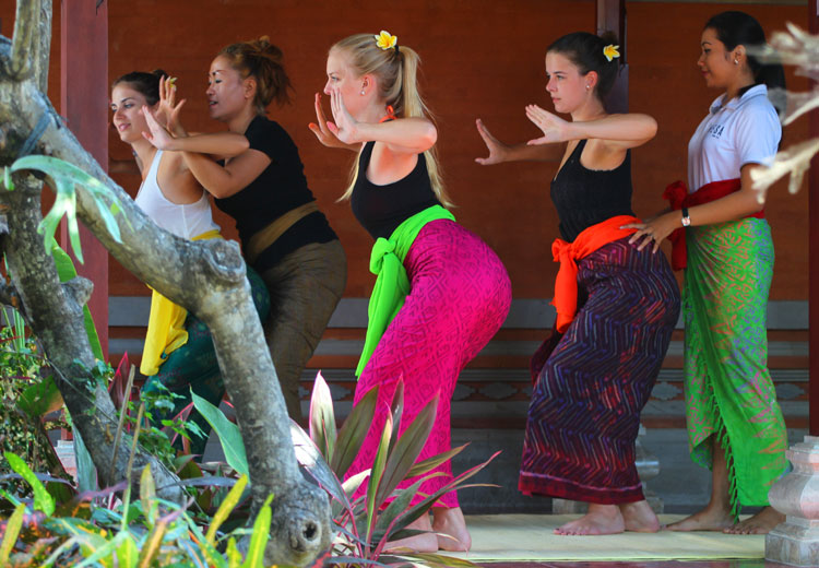 balinese traditiona learn in sanur