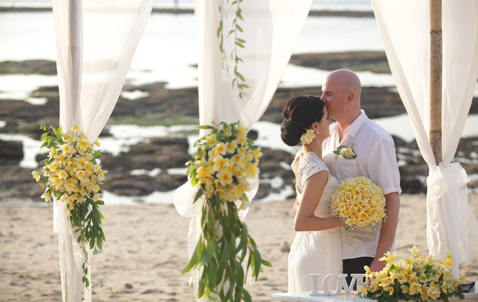 balangan beach bali front wedding venue