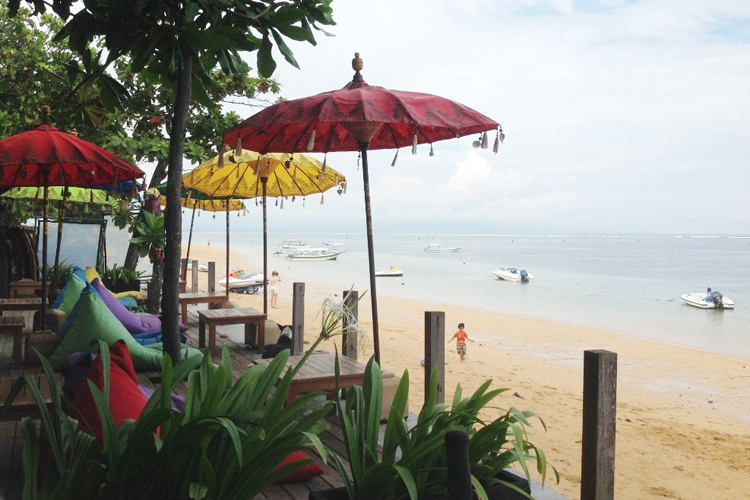 cafe bamboo sanur beach