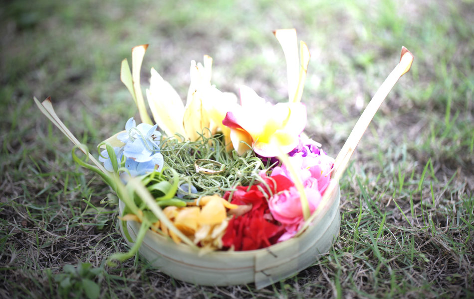 canang offering in bali